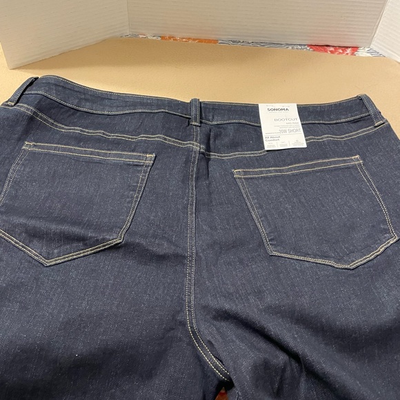 Woman’s Bootcut Jeans 20 W Short NWT - Picture 5 of 6